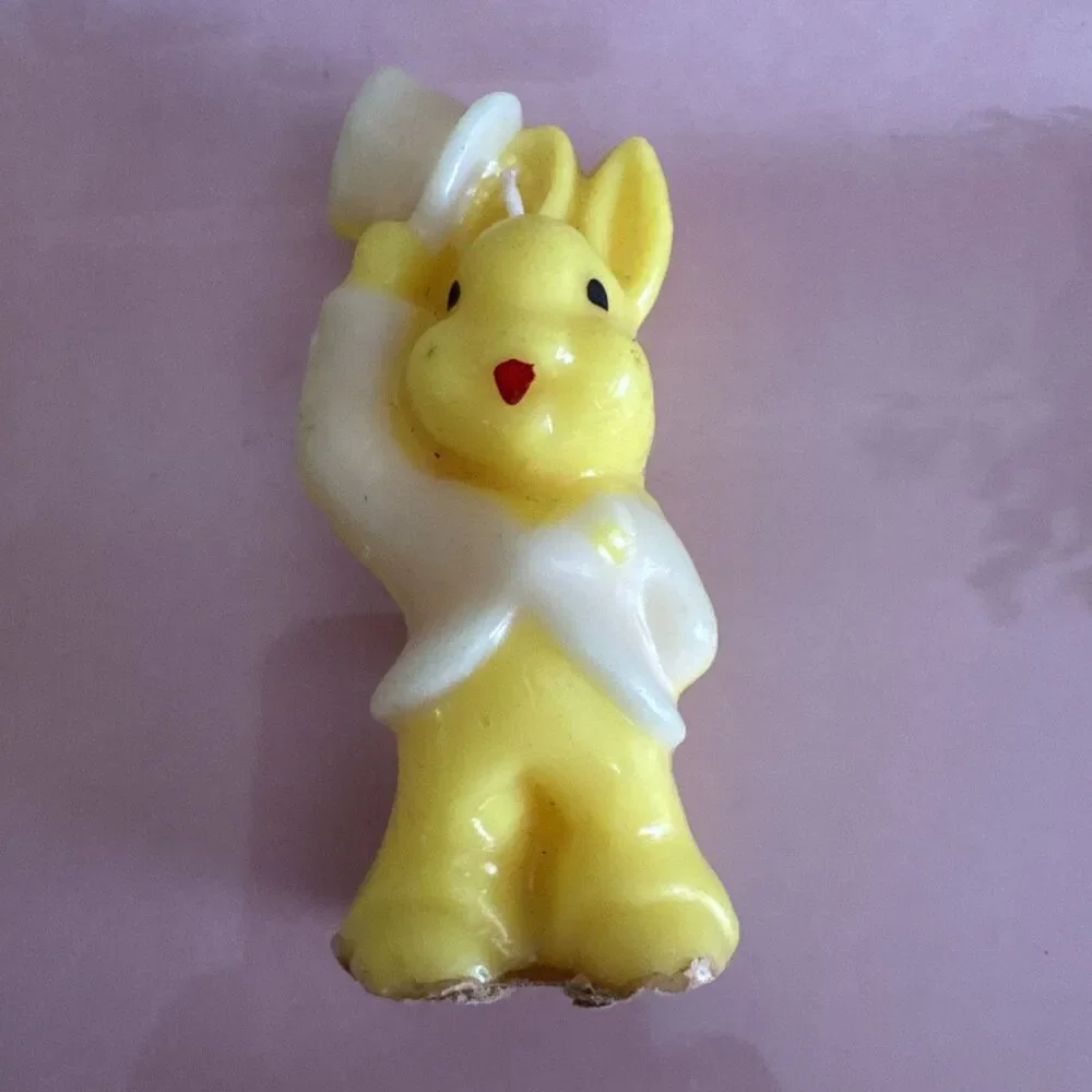 Vintage Gurley Candle Co Yellow Rabbits  Top Hats, Lot of 5, Unburned 3.5 Inch